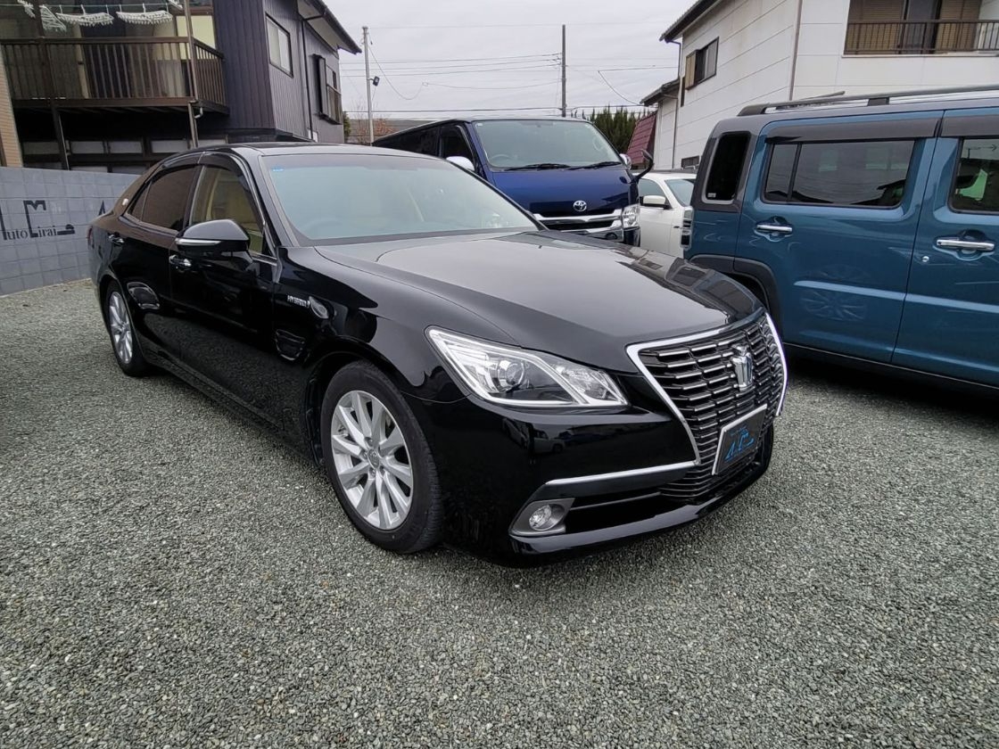 トヨタ クラウンロイヤル2.5 HYBRID ロイヤルサルーン