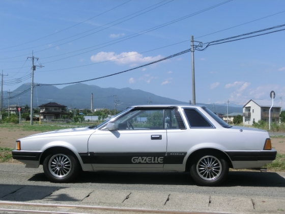 日産 ガゼール 中古車なら格安中古車検索 オートサークル