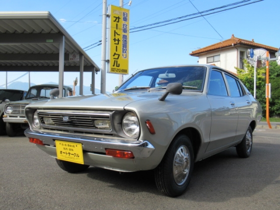 日産 サニー４ドアセダン1400GL未再生ノーマル車