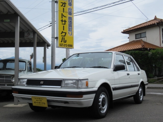 トヨタ カローラセダン 中古車なら格安中古車検索 オートサークル
